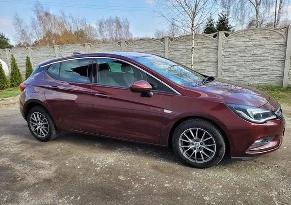 Opel Astra cena 47700 przebieg: 138000, rok produkcji 2017 z Bieżuń małe 137